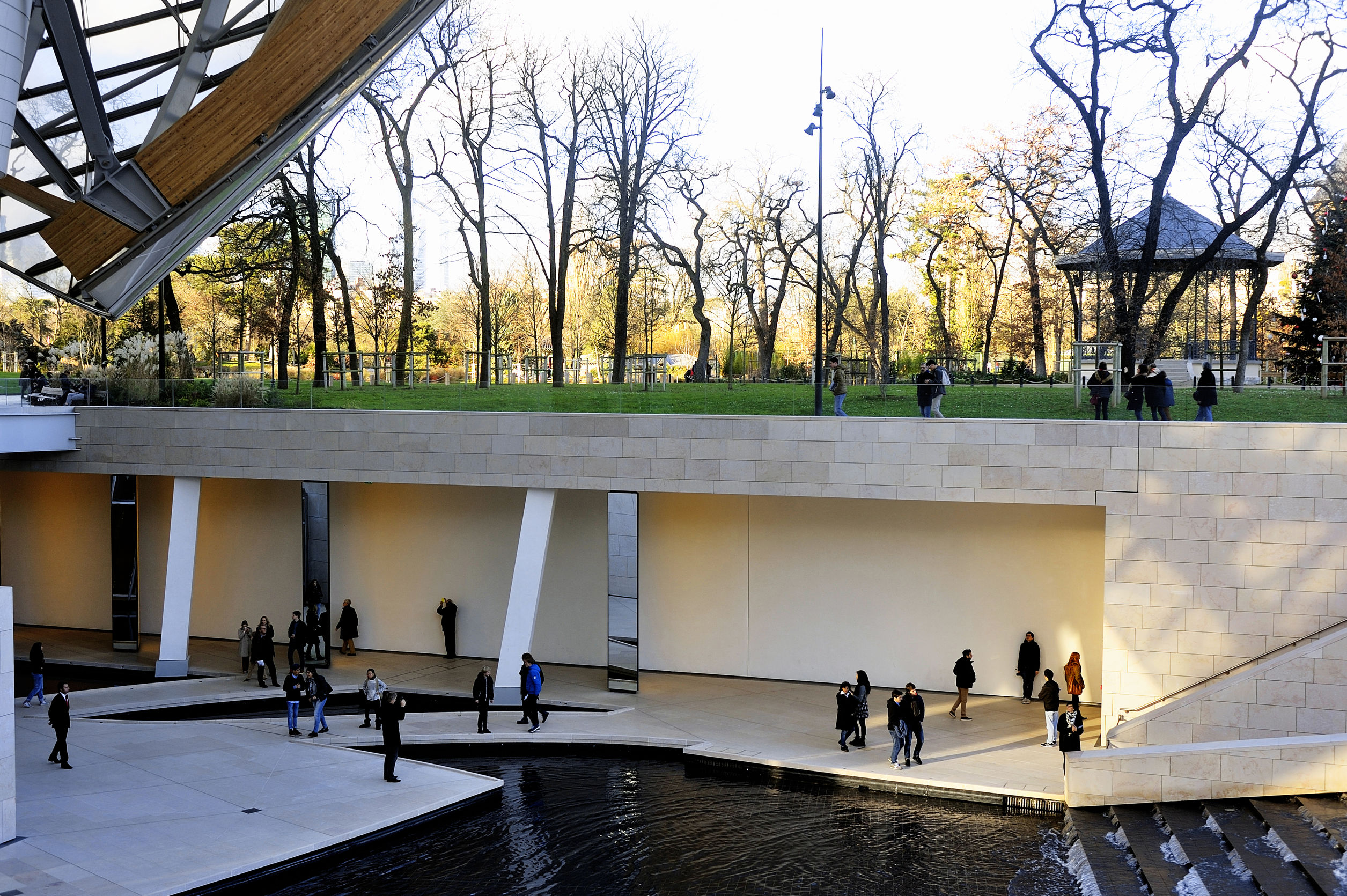  Louis Vuitton Foundation Museum Limited Edition